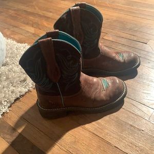 Ariat cowgirl boots